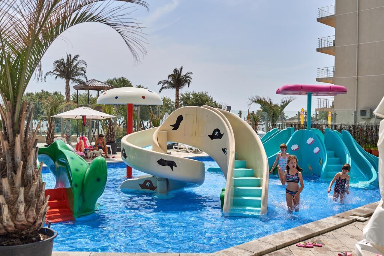 Nasty 24 Aparthotel Pool & Spa Mamaia Nord 那沃达利 外观 照片